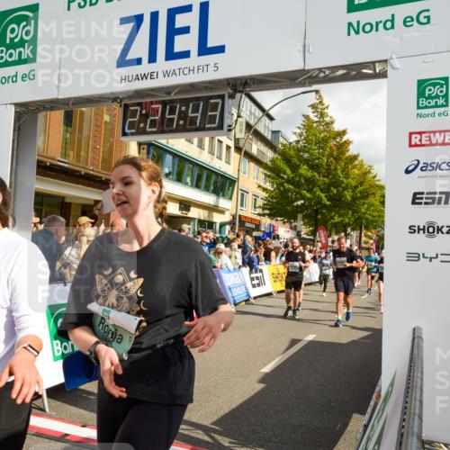 20.09.2026 - PSD Bank Halbmarathon LAZAROV Photography http://msf.ph/oto/10557289 20.09.2026 12:24:42 Ziel 1009, 1033, 1043, 1161, 1242, 1439, 1503, 1644, 1688, 1768, 1832, 1857, 1932, 2083, 2167, 2207, 2289, 2442, 3419, 3453, 3533, 4034, 4077, 4332, 4713 meine-sportfotos.de