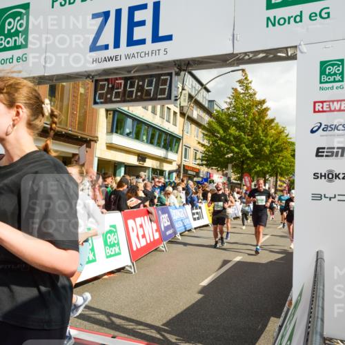 20.09.2026 - PSD Bank Halbmarathon LAZAROV Photography http://msf.ph/oto/10557291 20.09.2026 12:24:43 Ziel 1009, 1033, 1043, 1161, 1242, 1439, 1503, 1644, 1688, 1768, 1857, 1932, 2083, 2167, 2207, 2289, 2442, 2452, 3419, 3453, 3533, 3756, 4034, 4077, 4332 meine-sportfotos.de