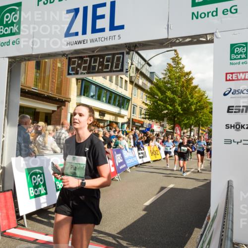 20.09.2026 - PSD Bank Halbmarathon LAZAROV Photography http://msf.ph/oto/10557317 20.09.2026 12:24:50 Ziel 1009, 1033, 1043, 1161, 1242, 1439, 1503, 1633, 1644, 1654, 1688, 1768, 1932, 2083, 2135, 2167, 2207, 2328, 2452, 2596, 2658, 2798, 3419, 3453, 3510, 3533, 3756, 4077, 4190, 4332, 4663 meine-sportfotos.de