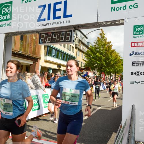 20.09.2026 - PSD Bank Halbmarathon LAZAROV Photography http://msf.ph/oto/10557328 20.09.2026 12:24:53 Ziel 1009, 1033, 1043, 1134, 1242, 1439, 1503, 1633, 1654, 1768, 1932, 2083, 2135, 2167, 2207, 2294, 2328, 2452, 2596, 2658, 2798, 3419, 3453, 3510, 3756, 4077, 4190, 4663 meine-sportfotos.de