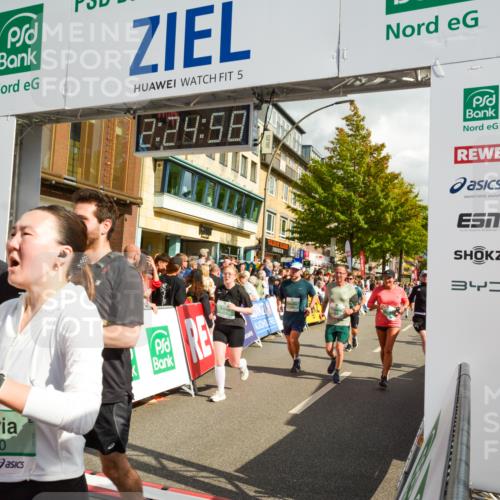 20.09.2026 - PSD Bank Halbmarathon LAZAROV Photography http://msf.ph/oto/10557344 20.09.2026 12:24:57 Ziel 1033, 1043, 1134, 1242, 1503, 1633, 1654, 1932, 2135, 2207, 2294, 2328, 2452, 2596, 2658, 2798, 3510, 3756, 4190, 4663 meine-sportfotos.de