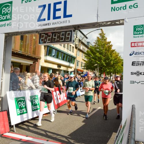 20.09.2026 - PSD Bank Halbmarathon LAZAROV Photography http://msf.ph/oto/10557346 20.09.2026 12:24:58 Ziel 1033, 1043, 1134, 1242, 1503, 1633, 1654, 1932, 2135, 2207, 2294, 2328, 2452, 2596, 2658, 2798, 3510, 3756, 4190, 4663 meine-sportfotos.de