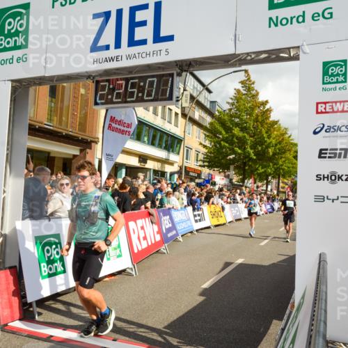 20.09.2026 - PSD Bank Halbmarathon LAZAROV Photography http://msf.ph/oto/10557355 20.09.2026 12:25:01 Ziel 1134, 1633, 1654, 2135, 2294, 2328, 2452, 2596, 2658, 2798, 3510, 3756, 4190, 4663 meine-sportfotos.de
