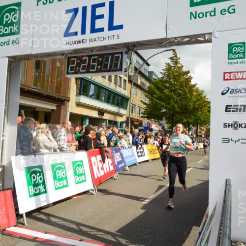 20.09.2026 - PSD Bank Halbmarathon LAZAROV Photography http://msf.ph/oto/10557381 20.09.2026 12:25:17 Ziel 2045, 3061, 3556, 3924, 4725 meine-sportfotos.de