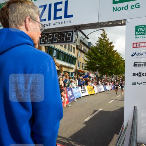 20.09.2026 - PSD Bank Halbmarathon LAZAROV Photography http://msf.ph/oto/10557389 20.09.2026 12:25:18 Ziel 2045, 3061, 3556, 3924, 4725 meine-sportfotos.de