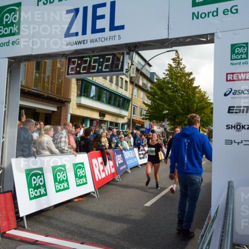 20.09.2026 - PSD Bank Halbmarathon LAZAROV Photography http://msf.ph/oto/10557397 20.09.2026 12:25:21 Ziel 2045, 3061, 3556, 3924, 4725 meine-sportfotos.de