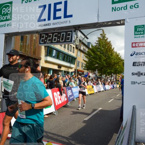 20.09.2026 - PSD Bank Halbmarathon LAZAROV Photography http://msf.ph/oto/10557526 20.09.2026 12:26:03 Ziel 1259, 1754, 1914, 2477, 2824, 3900, 4588, 4736 meine-sportfotos.de