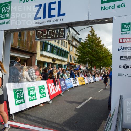 20.09.2026 - PSD Bank Halbmarathon LAZAROV Photography http://msf.ph/oto/10557532 20.09.2026 12:26:05 Ziel 1259, 1754, 1807, 1914, 2477, 2824, 3900, 4736 meine-sportfotos.de