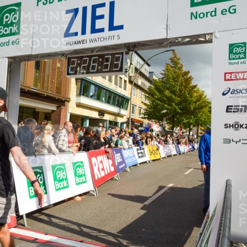 20.09.2026 - PSD Bank Halbmarathon LAZAROV Photography http://msf.ph/oto/10557589 20.09.2026 12:26:33 Ziel 1113, 1231, 1844, 2871, 3821, 4427, 4584 meine-sportfotos.de