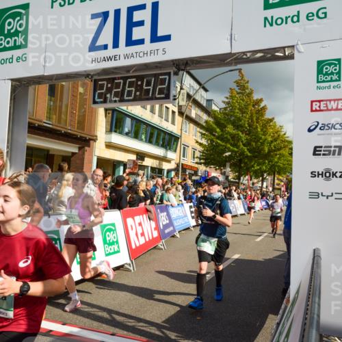 20.09.2026 - PSD Bank Halbmarathon LAZAROV Photography http://msf.ph/oto/10557627 20.09.2026 12:26:41 Ziel 1113, 1231, 1345, 1471, 1738, 1844, 2021, 2039, 2858, 2871, 3821, 4427 meine-sportfotos.de