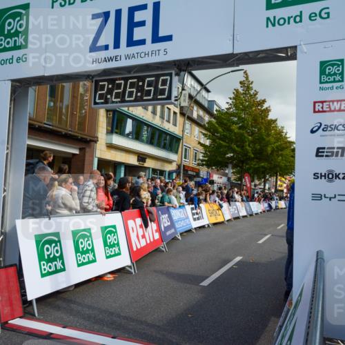 20.09.2026 - PSD Bank Halbmarathon LAZAROV Photography http://msf.ph/oto/10557666 20.09.2026 12:26:59 Ziel 1738, 2021, 2295, 2538 meine-sportfotos.de