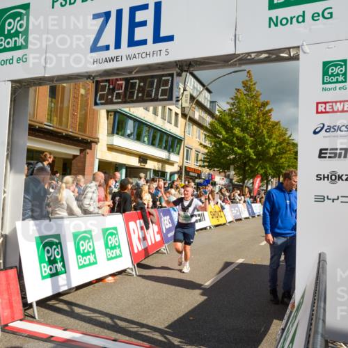 20.09.2026 - PSD Bank Halbmarathon LAZAROV Photography http://msf.ph/oto/10557693 20.09.2026 12:27:12 Ziel 1480, 1667, 2839, 3294 meine-sportfotos.de