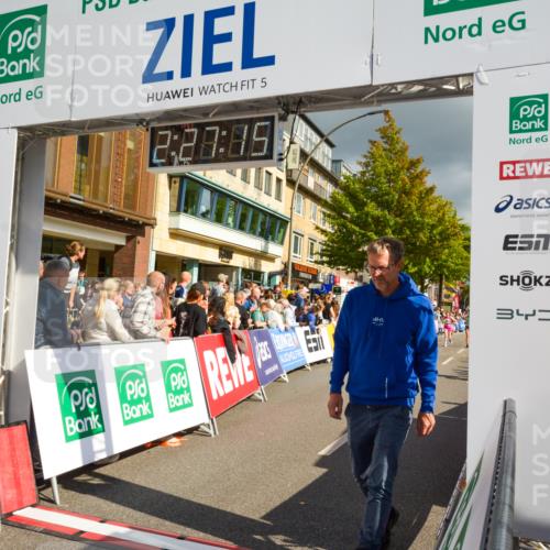 20.09.2026 - PSD Bank Halbmarathon LAZAROV Photography http://msf.ph/oto/10557708 20.09.2026 12:27:15 Ziel 1480, 1667, 2839, 3294 meine-sportfotos.de