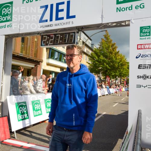 20.09.2026 - PSD Bank Halbmarathon LAZAROV Photography http://msf.ph/oto/10557714 20.09.2026 12:27:16 Ziel 1480, 1667, 2839, 3294 meine-sportfotos.de