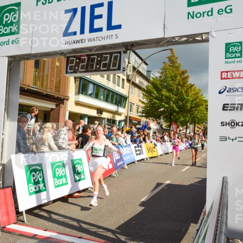 20.09.2026 - PSD Bank Halbmarathon LAZAROV Photography http://msf.ph/oto/10557724 20.09.2026 12:27:20 Ziel 1186, 1667, 2279, 2839, 3294 meine-sportfotos.de