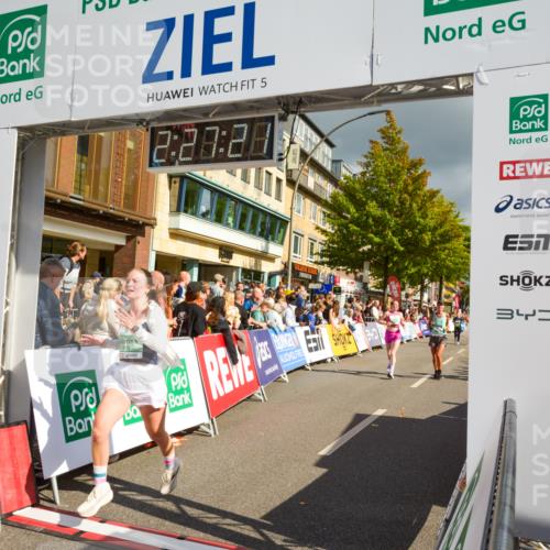 20.09.2026 - PSD Bank Halbmarathon LAZAROV Photography http://msf.ph/oto/10557725 20.09.2026 12:27:20 Ziel 1186, 1667, 2279, 2839, 3294 meine-sportfotos.de
