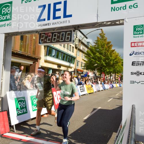 20.09.2026 - PSD Bank Halbmarathon LAZAROV Photography http://msf.ph/oto/10557859 20.09.2026 12:28:05 Ziel 1367, 2427, 3594, 3947, 4586, 4587 meine-sportfotos.de