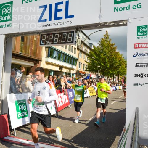 20.09.2026 - PSD Bank Halbmarathon LAZAROV Photography http://msf.ph/oto/10557931 20.09.2026 12:28:28 Ziel 1117, 1421, 2172, 2277, 2717, 3343, 3907, 3958, 3959, 4557 meine-sportfotos.de