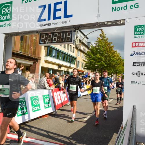 20.09.2026 - PSD Bank Halbmarathon LAZAROV Photography http://msf.ph/oto/10557986 20.09.2026 12:28:43 Ziel 1117, 1307, 1349, 1434, 1938, 1974, 2126, 2277, 2731, 2849, 2961, 3032, 3514, 3907, 3925 meine-sportfotos.de