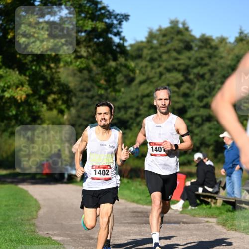 27.09.2026 - 35. Volkslauf durch das schöne Alstertal Dr. Thomas Lammeyer http://msf.ph/oto/10561095 27.09.2026 10:03:32 Laufen 1401, 1402 meine-sportfotos.de
