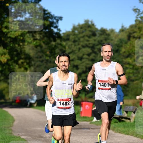 27.09.2026 - 35. Volkslauf durch das schöne Alstertal Dr. Thomas Lammeyer http://msf.ph/oto/10561100 27.09.2026 10:03:33 Laufen 1401, 1402 meine-sportfotos.de