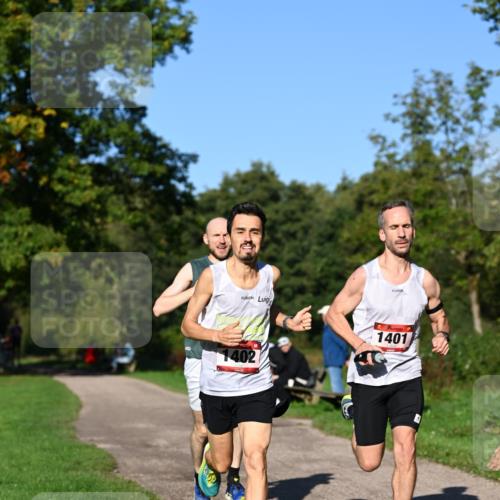 27.09.2026 - 35. Volkslauf durch das schöne Alstertal Dr. Thomas Lammeyer http://msf.ph/oto/10561102 27.09.2026 10:03:33 Laufen 1401, 1402 meine-sportfotos.de