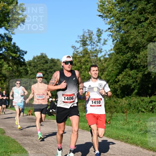 27.09.2026 - 35. Volkslauf durch das schöne Alstertal Dr. Thomas Lammeyer http://msf.ph/oto/10561145 27.09.2026 10:03:51 Laufen 709, 1403, 1406, 1410 meine-sportfotos.de