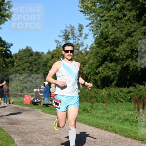 27.09.2026 - 35. Volkslauf durch das schöne Alstertal Dr. Thomas Lammeyer http://msf.ph/oto/10561156 27.09.2026 10:03:53 Laufen 709 meine-sportfotos.de