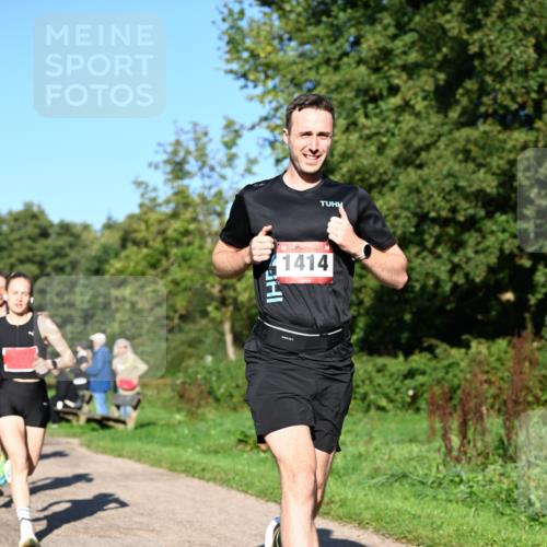 27.09.2026 - 35. Volkslauf durch das schöne Alstertal Dr. Thomas Lammeyer http://msf.ph/oto/10561185 27.09.2026 10:03:59 Laufen 1414 meine-sportfotos.de