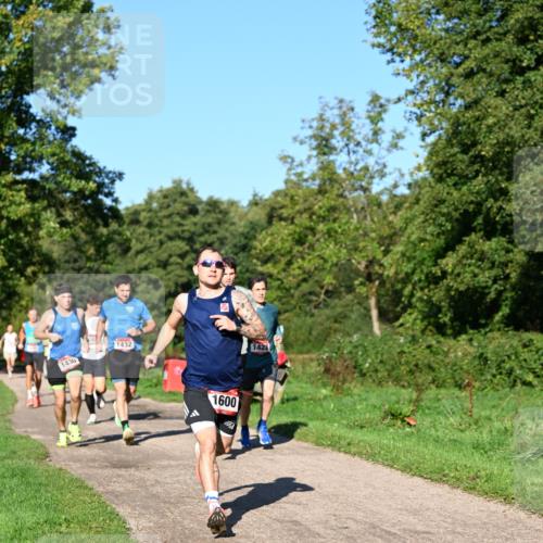 27.09.2026 - 34. Volkslauf durch das schöne Alstertal Dr. Thomas Lammeyer http://msf.ph/oto/10561259 27.09.2026 10:04:12 Laufen 1430, 1432, 1600, 1423 meine-sportfotos.de