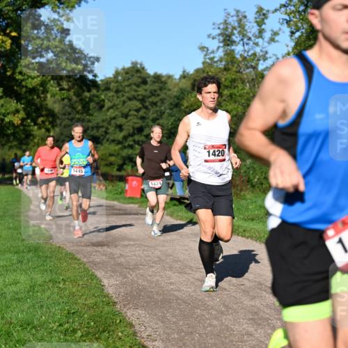 27.09.2026 - 34. Volkslauf durch das schöne Alstertal Dr. Thomas Lammeyer http://msf.ph/oto/10561275 27.09.2026 10:04:15 Laufen 1445, 1424, 1420, 1430 meine-sportfotos.de