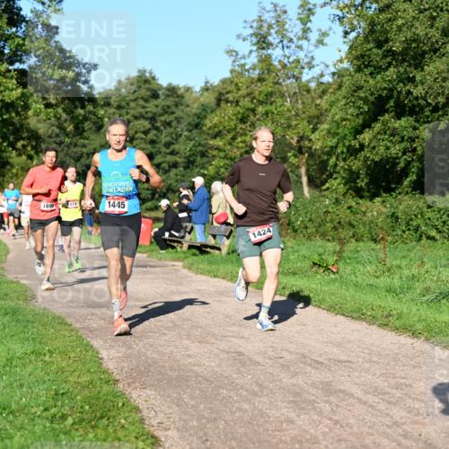 27.09.2026 - 34. Volkslauf durch das schöne Alstertal Dr. Thomas Lammeyer http://msf.ph/oto/10561283 27.09.2026 10:04:17 Laufen 1699, 419, 1445, 1424, 1 meine-sportfotos.de