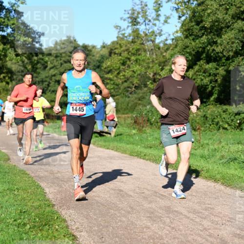 27.09.2026 - 34. Volkslauf durch das schöne Alstertal Dr. Thomas Lammeyer http://msf.ph/oto/10561288 27.09.2026 10:04:17 Laufen 1699, 419, 1445, 1424 meine-sportfotos.de