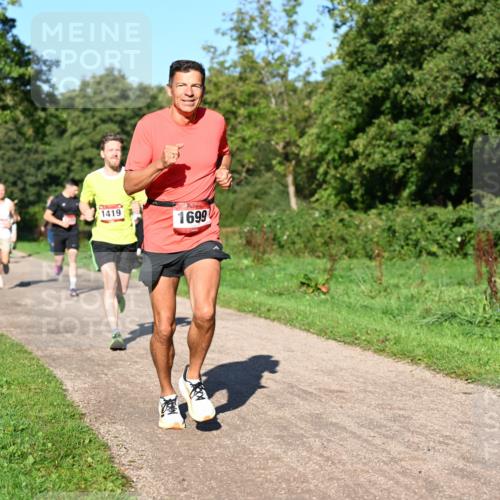 27.09.2026 - 34. Volkslauf durch das schöne Alstertal Dr. Thomas Lammeyer http://msf.ph/oto/10561301 27.09.2026 10:04:19 Laufen 1419, 1699 meine-sportfotos.de