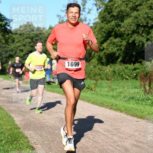 27.09.2026 - 34. Volkslauf durch das schöne Alstertal Dr. Thomas Lammeyer http://msf.ph/oto/10561304 27.09.2026 10:04:20 Laufen 1419, 1699 meine-sportfotos.de