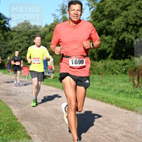 27.09.2026 - 34. Volkslauf durch das schöne Alstertal Dr. Thomas Lammeyer http://msf.ph/oto/10561305 27.09.2026 10:04:20 Laufen 1419, 1699 meine-sportfotos.de