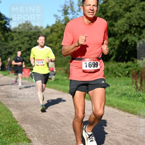 27.09.2026 - 34. Volkslauf durch das schöne Alstertal Dr. Thomas Lammeyer http://msf.ph/oto/10561306 27.09.2026 10:04:20 Laufen 1419, 1699 meine-sportfotos.de