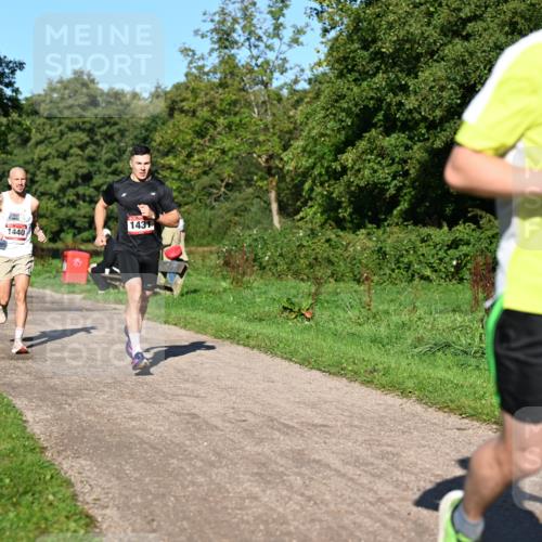 27.09.2026 - 34. Volkslauf durch das schöne Alstertal Dr. Thomas Lammeyer http://msf.ph/oto/10561316 27.09.2026 10:04:22 Laufen 1440, 1431, 419 meine-sportfotos.de