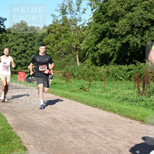 27.09.2026 - 34. Volkslauf durch das schöne Alstertal Dr. Thomas Lammeyer http://msf.ph/oto/10561317 27.09.2026 10:04:22 Laufen 1460, 1440, 1431 meine-sportfotos.de