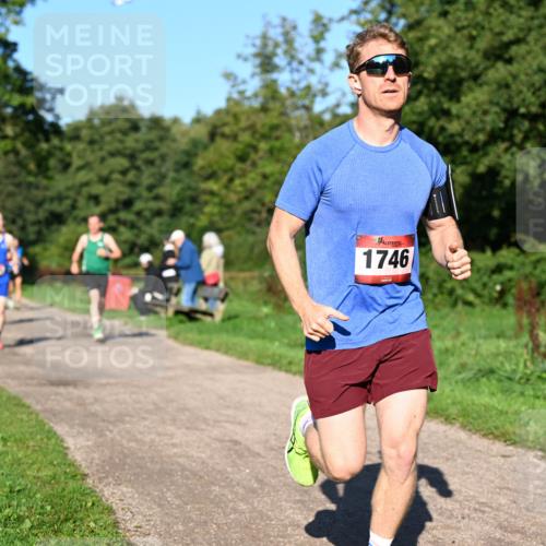 27.09.2026 - 34. Volkslauf durch das schöne Alstertal Dr. Thomas Lammeyer http://msf.ph/oto/10561359 27.09.2026 10:04:30 Laufen 1746 meine-sportfotos.de