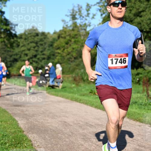 27.09.2026 - 34. Volkslauf durch das schöne Alstertal Dr. Thomas Lammeyer http://msf.ph/oto/10561360 27.09.2026 10:04:30 Laufen 1746 meine-sportfotos.de