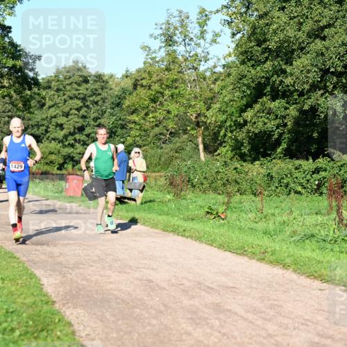 27.09.2026 - 34. Volkslauf durch das schöne Alstertal Dr. Thomas Lammeyer http://msf.ph/oto/10561369 27.09.2026 10:04:32 Laufen 1429 meine-sportfotos.de