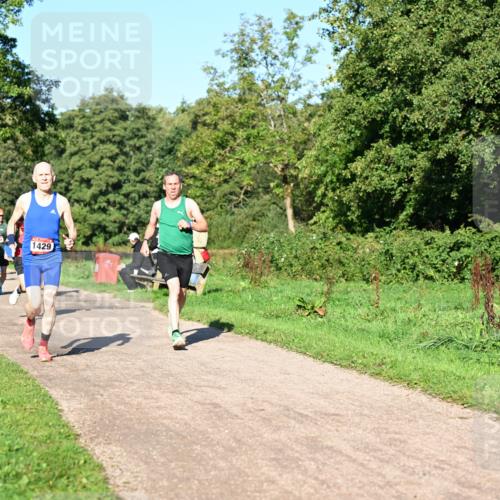27.09.2026 - 35. Volkslauf durch das schöne Alstertal Dr. Thomas Lammeyer http://msf.ph/oto/10561371 27.09.2026 10:04:32 Laufen 1429 meine-sportfotos.de