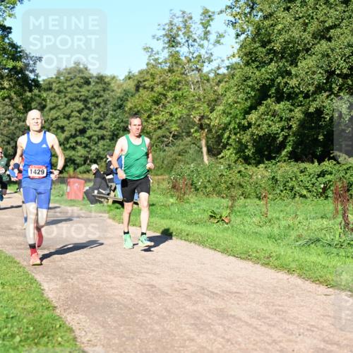 27.09.2026 - 35. Volkslauf durch das schöne Alstertal Dr. Thomas Lammeyer http://msf.ph/oto/10561373 27.09.2026 10:04:32 Laufen 1429 meine-sportfotos.de