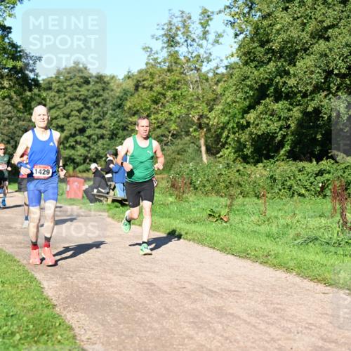 27.09.2026 - 35. Volkslauf durch das schöne Alstertal Dr. Thomas Lammeyer http://msf.ph/oto/10561374 27.09.2026 10:04:33 Laufen 1429 meine-sportfotos.de