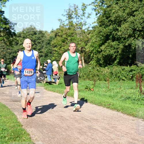 27.09.2026 - 35. Volkslauf durch das schöne Alstertal Dr. Thomas Lammeyer http://msf.ph/oto/10561376 27.09.2026 10:04:33 Laufen 428, 1429 meine-sportfotos.de
