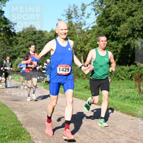 27.09.2026 - 35. Volkslauf durch das schöne Alstertal Dr. Thomas Lammeyer http://msf.ph/oto/10561380 27.09.2026 10:04:34 Laufen 1429 meine-sportfotos.de