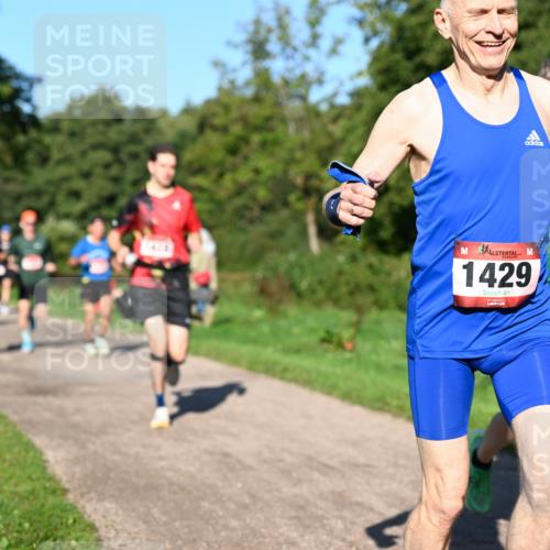 27.09.2026 - 35. Volkslauf durch das schöne Alstertal Dr. Thomas Lammeyer http://msf.ph/oto/10561383 27.09.2026 10:04:34 Laufen 1429 meine-sportfotos.de