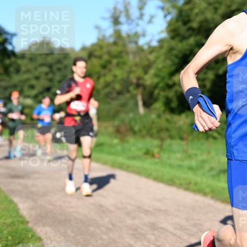 27.09.2026 - 35. Volkslauf durch das schöne Alstertal Dr. Thomas Lammeyer http://msf.ph/oto/10561384 27.09.2026 10:04:35 Laufen 1429 meine-sportfotos.de