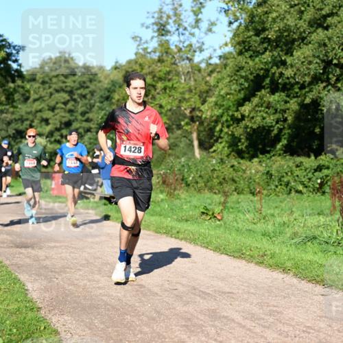 27.09.2026 - 35. Volkslauf durch das schöne Alstertal Dr. Thomas Lammeyer http://msf.ph/oto/10561385 27.09.2026 10:04:35 Laufen 1470, 1468, 1448, 1428 meine-sportfotos.de